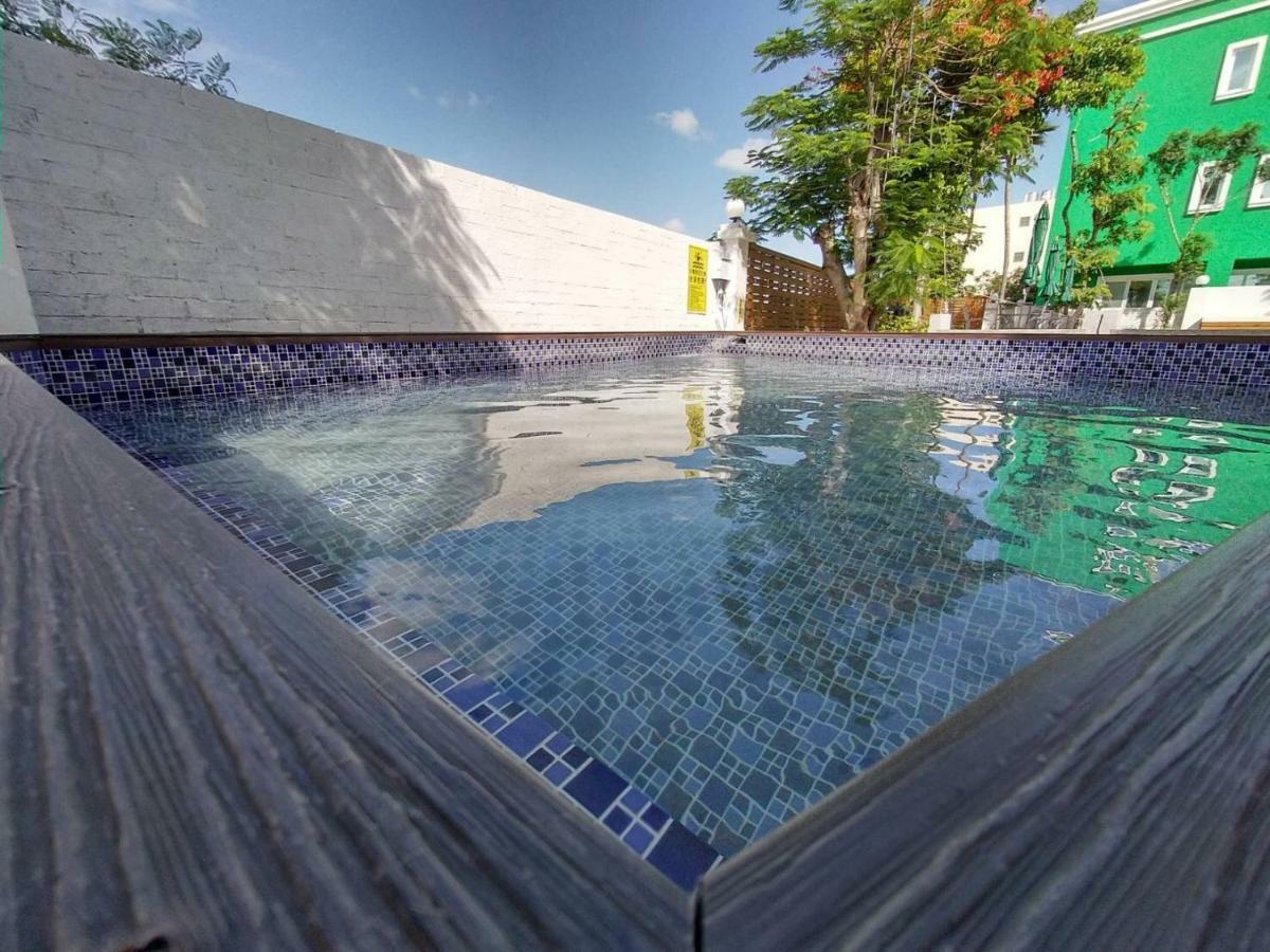 Red Vacation Rental Hengchun South Gate Exterior photo